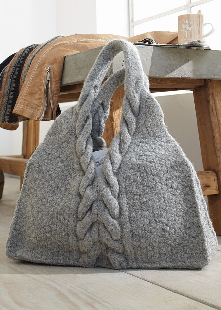 Felted Bag with cable, F0057